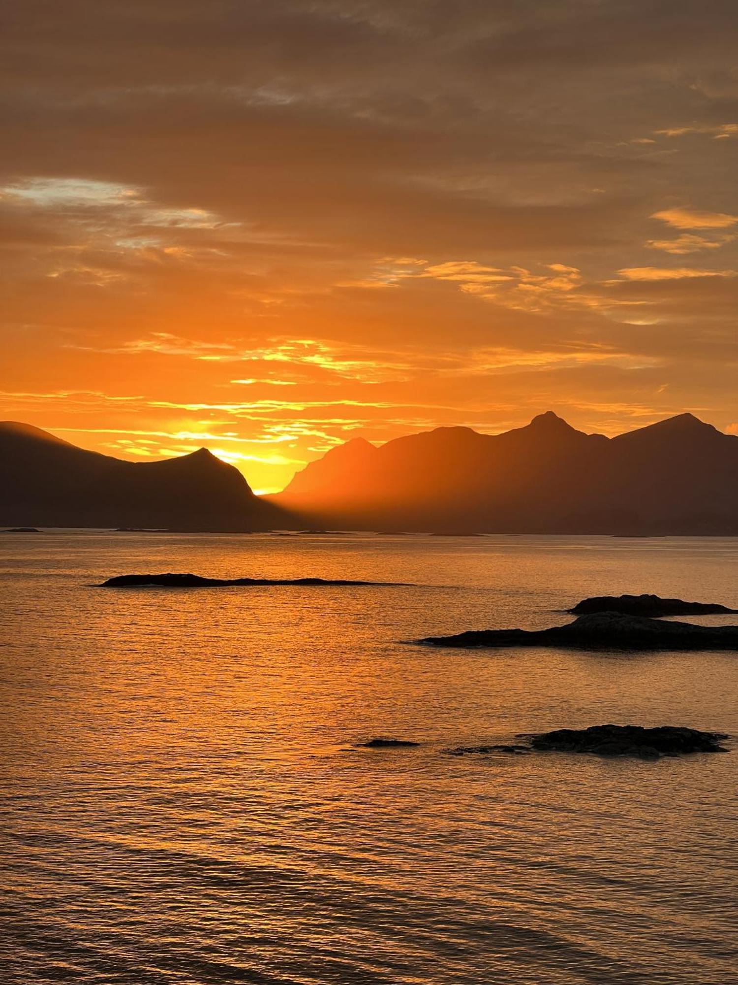 Henningsvaer Lofoten New Apartment Экстерьер фото